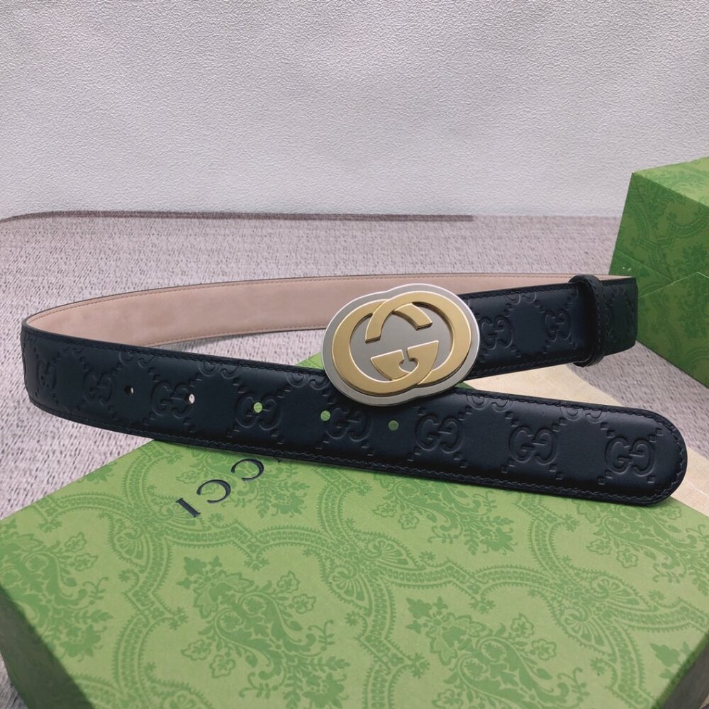 3.5 cm Width Women's Gucci GG Buckle Embossed Leather Belt Size 80/32